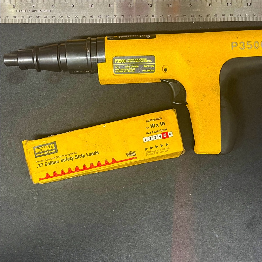 DeWalt P3500 Yellow Powder-Actuated Framing Tool